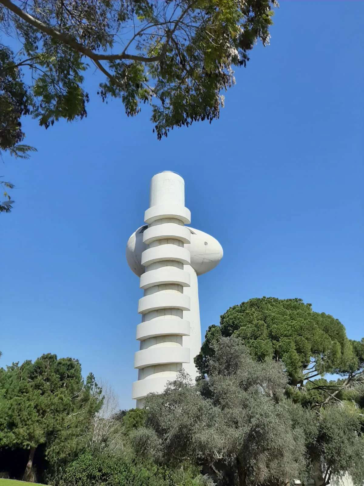 מגדל מאיץ החלקיקים במכון ויצמן, רחובות